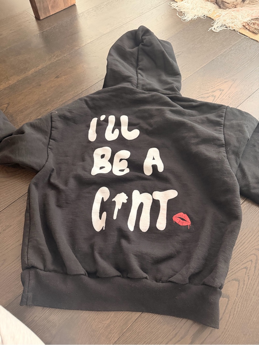 NWT BAD BOSS SWEATSHIRT If you're a b** hoodie size M black SELLING NETFLIX - Picture 3 of 5